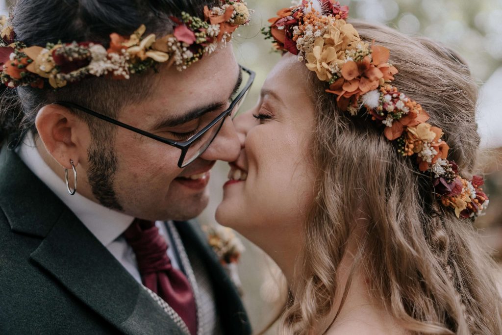 Corona de flores preservadas para novia 