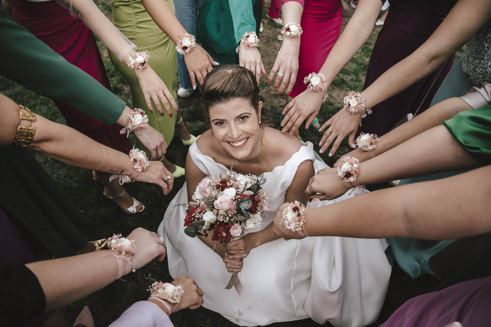 Pulseras de flores preservadas para damas de honor