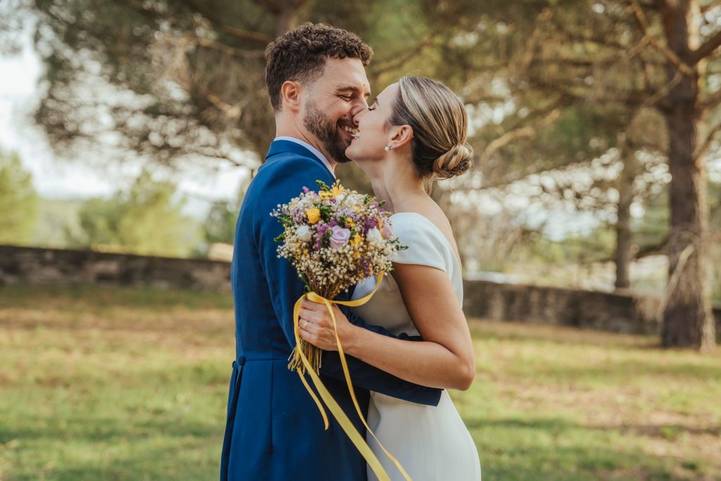 Ramo de novia amarillo y violeta
